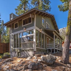 Palisades Tahoe Ski Cabin Free Shuttle to Lifts in Minutes
