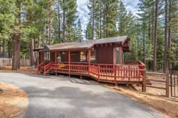Central, Pet-Friendly Cabin w Fenced-In Yard - Image 4