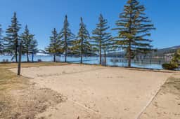 Lakeside Condo Close to Slopes Excellent Location - Image 3