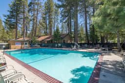 Lakeside Condo Close to Slopes Excellent Location - Image 4