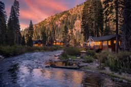 Truckee River House | Sleeps 10+ | Minutes to Palisades Tahoe - Image 3