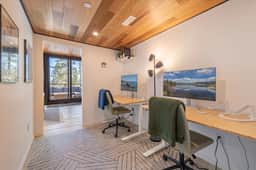 Pet-Friendly Eco-Friendly Truckee Container House w Hot-Tub - Image 5