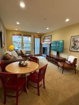 Palisades Condo - Steps to The Chammy - Image 2