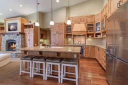 Ski-In/Ski-Out Top Floor Spacious Palisades Condo - Image 5