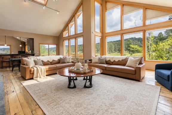 Northstar Golf Course Retreat | Two King Suites, Private Hot Tub & Free Shuttle - Image 1