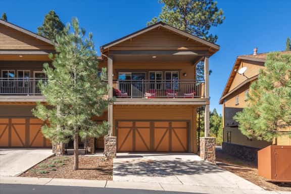 Deluxe Truckee townhome 3BDR/2.5BA Dog Friendly - Image 1
