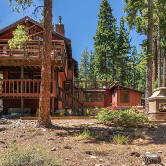 Central family cabin private hot-tub & fire-pit - Image 1