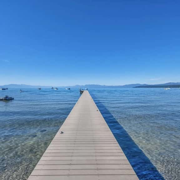 Lakeside Condo Close to Slopes Excellent Location - Image 1