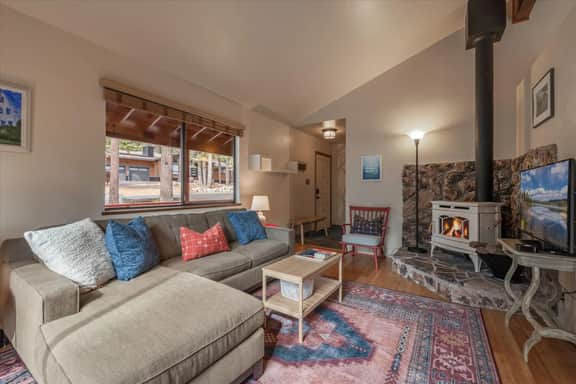 Central, Pet-Friendly Cabin w Fenced-In Yard - Image 2