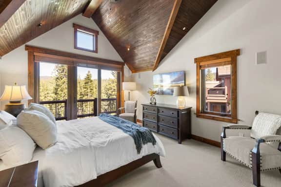 Walk-to-Lifts Northstar Home with Hot Tub - Image 5