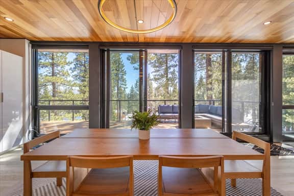 Pet-Friendly Eco-Friendly Truckee Container House w Hot-Tub - Image 3