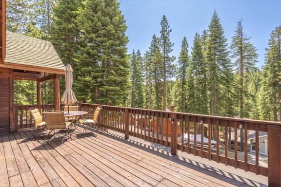 Tahoe Vista Retreat Near Kings Beach with Hot Tub & Trails - Image 4