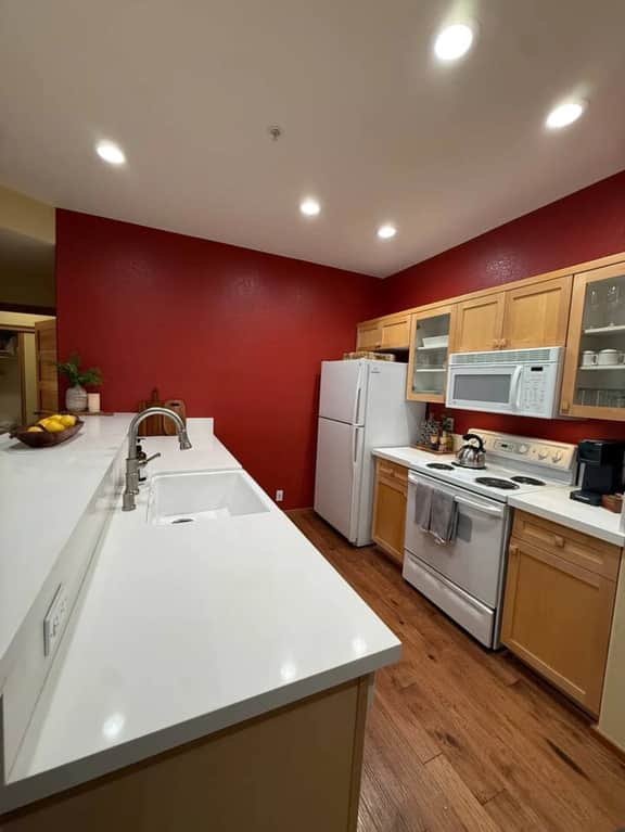 Palisades Condo - Steps to The Chammy - Image 4
