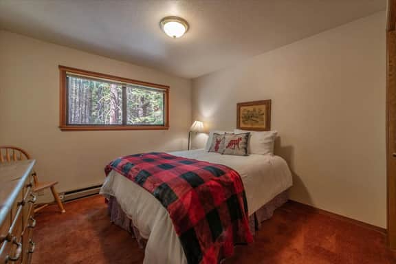 Rustic Family Cabin w Tahoe Donner HOA Amenities - Image 5