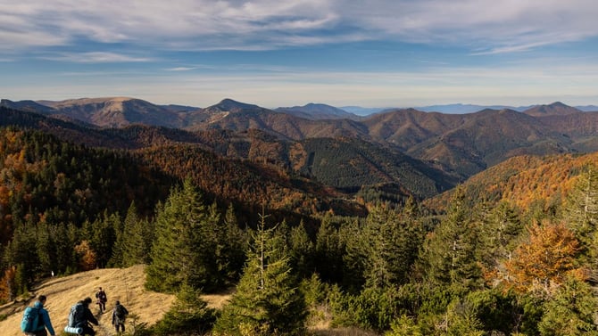 Blog - Fall Getaways to Olympic Valley 2026: Palisades Hikes & Cozy Stays
