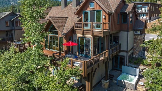 Sierragetaways Ski in Ski Out Airbnb Northstarattahoe Resort Golf Course